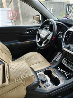 GMC Acadia